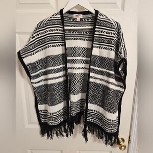Arizona Jeans Black And White Western Poncho With Fringe Size Large